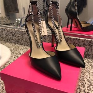 Forever 21 black heels w/ silver ankle chain NWT